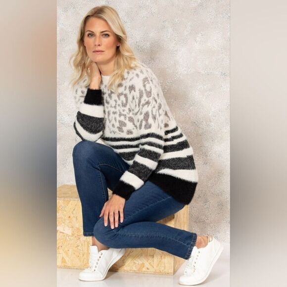 Laura Petites Size XL Petite Stripe & Animal Print Eyelash Knit Sweater - Picture 1 of 12